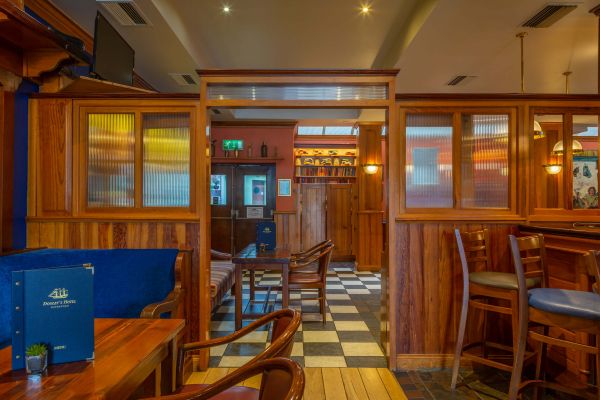 IMG_3145-HDR Dry Dock Bar 3