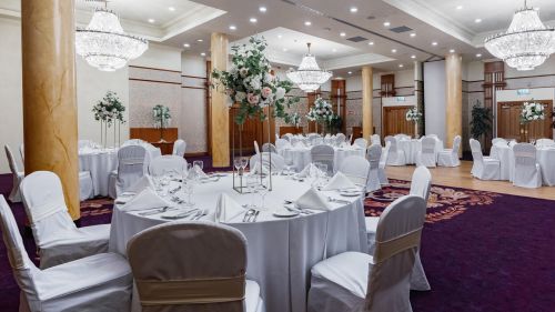 Weddings at Knightsbrook Hotel (2)
