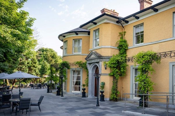 Cork's Vienna Woods Hotel