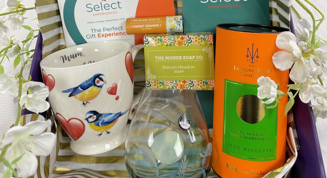 Mothers Day Gift Box with €100 Voucher 